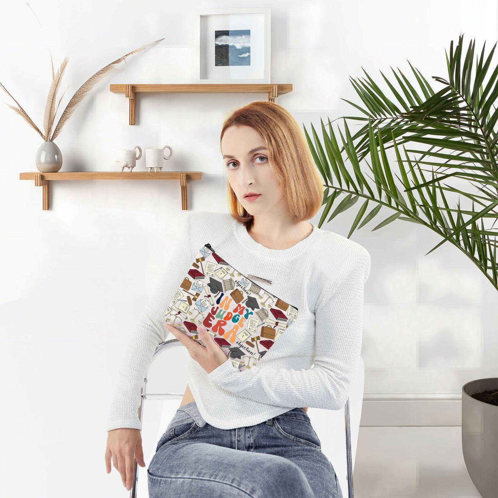 WZMPA WZMPA Lawyer Cosmetic Bag Lawyer Justice Gift Law Graduation Makeup Zipper Pouch Bag Lawyer Merchandise (Judge Era)