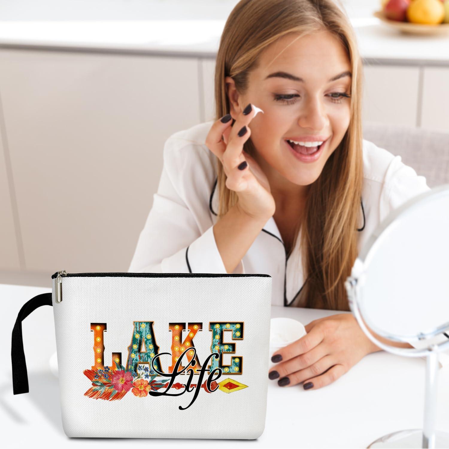 Belanttega Belanttega Bride Cosmetic Toiletry Bag - Bride to be Makeup Bag Large Capacity Travel Toiletry Bag With Diamond Rhinestone Portable Purse for Wedding Engagement Bridal Shower Bridesmaids Bachelorette