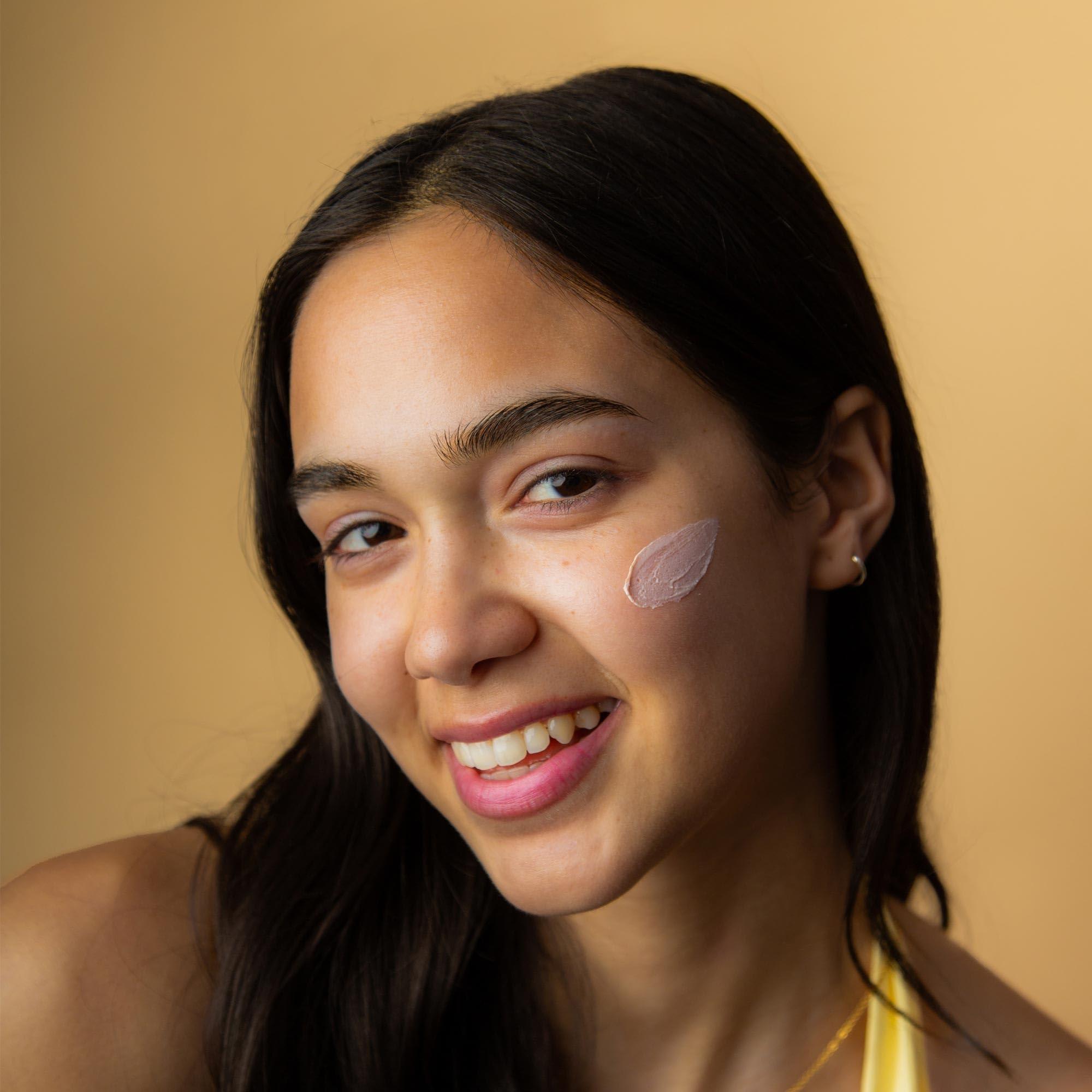 CoTZ CoTZ Face Moisture Lightly Tinted Mineral Sunscreen Broad Spectrum SPF 35; 1.5 oz / 42.5 g