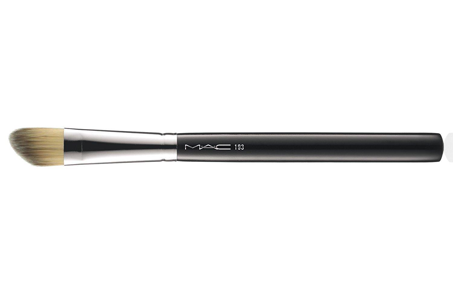 M.A.C MAC 193 Angled Foundation Brush