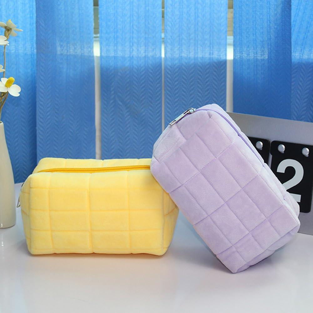 EUBUY Plush Makeup Bag, Fuzzy Makeup Bag, Short Plush Cosmetic Bag Fluffy Quilted Makeup Pouch for Girls, Travel Toiletry Bag Travel Make Up Toiletry Bag