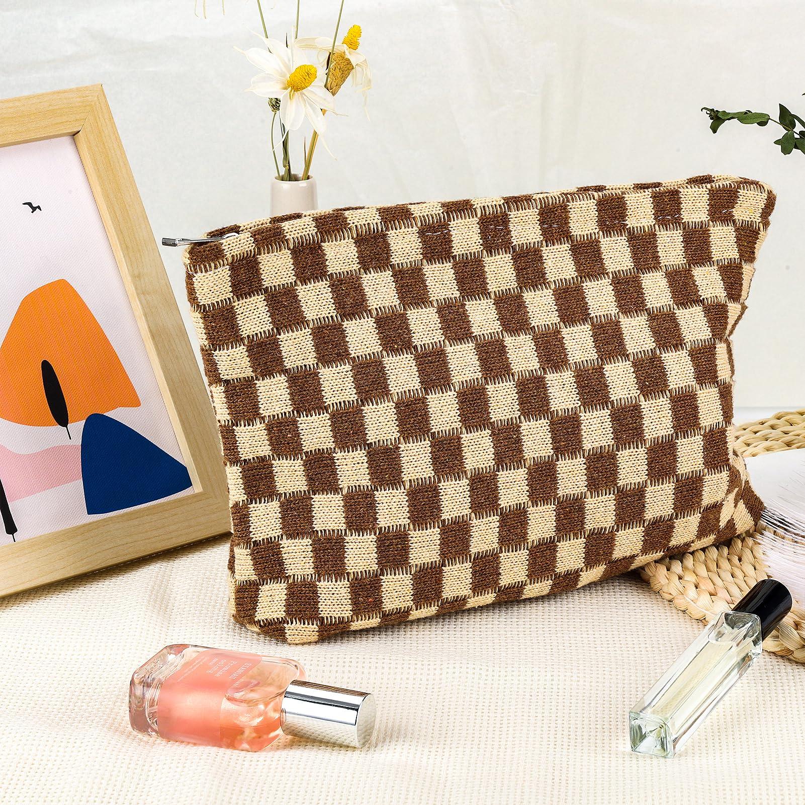 ZLFSRQ Checkered Makeup Bag for Women Large Brown Travel Cosmetic Bag Makeup Pouch for Purse Zipper Toiletry Organizer Kwaii Washable Cute Y2K Aesthetic Trendy Adults Makeup Brushes Storage Bag