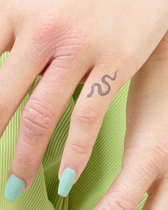 inkbox Inkbox Temporary Tattoos, Semi-Permanent Tattoo, One Premium Easy Long Lasting, Water-Resistant Temp Tattoo with For Now Ink - Lasts 1-2 Weeks, In the Grass, 1 x 1 in