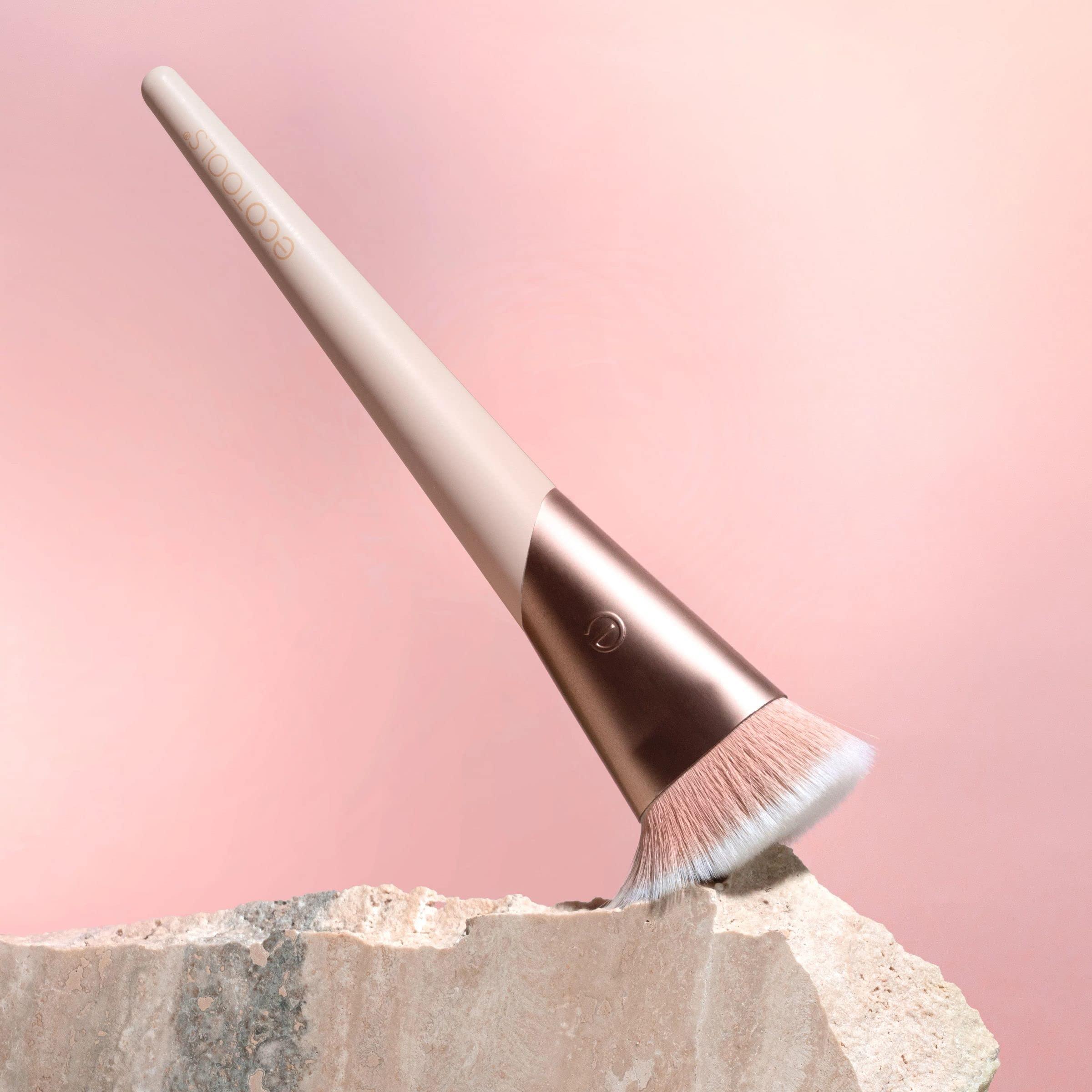 EcoTools EcoTools Ecofriendly Luxe Flawless Foundation Makeup Brush for Liquid & Cream Foundation, Dense, Synthetic Bristles, Eco-Friendly Premium Quality Makeup Brush, Vegan & Cruelty-Free, 1 Count