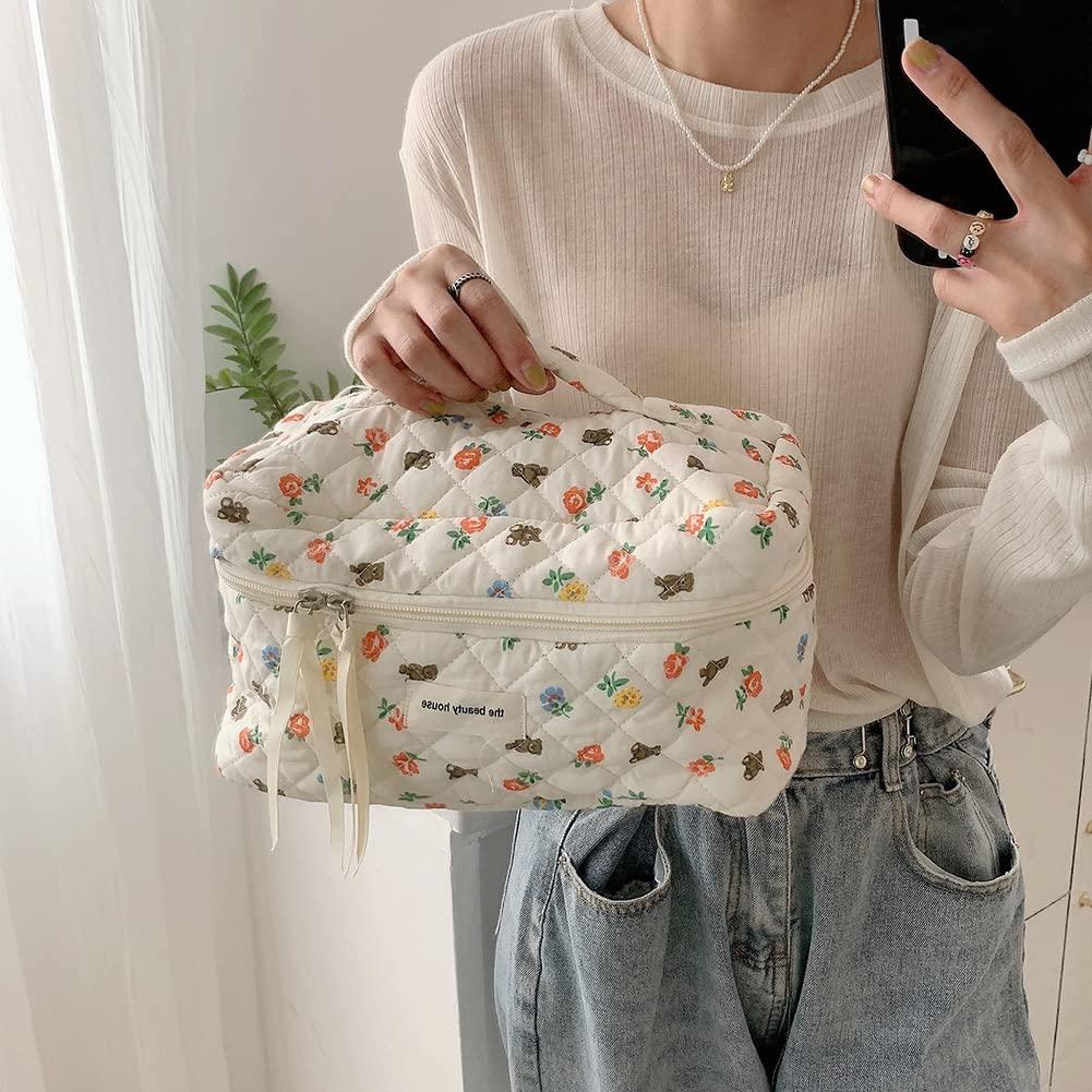 Burt\'s Bees Burt\'s Bees SPF 30 Lip Balm Gift Set with Island Getaway, Strawberry, Coconut and Vanilla Bean Flavors, 7 Tubes