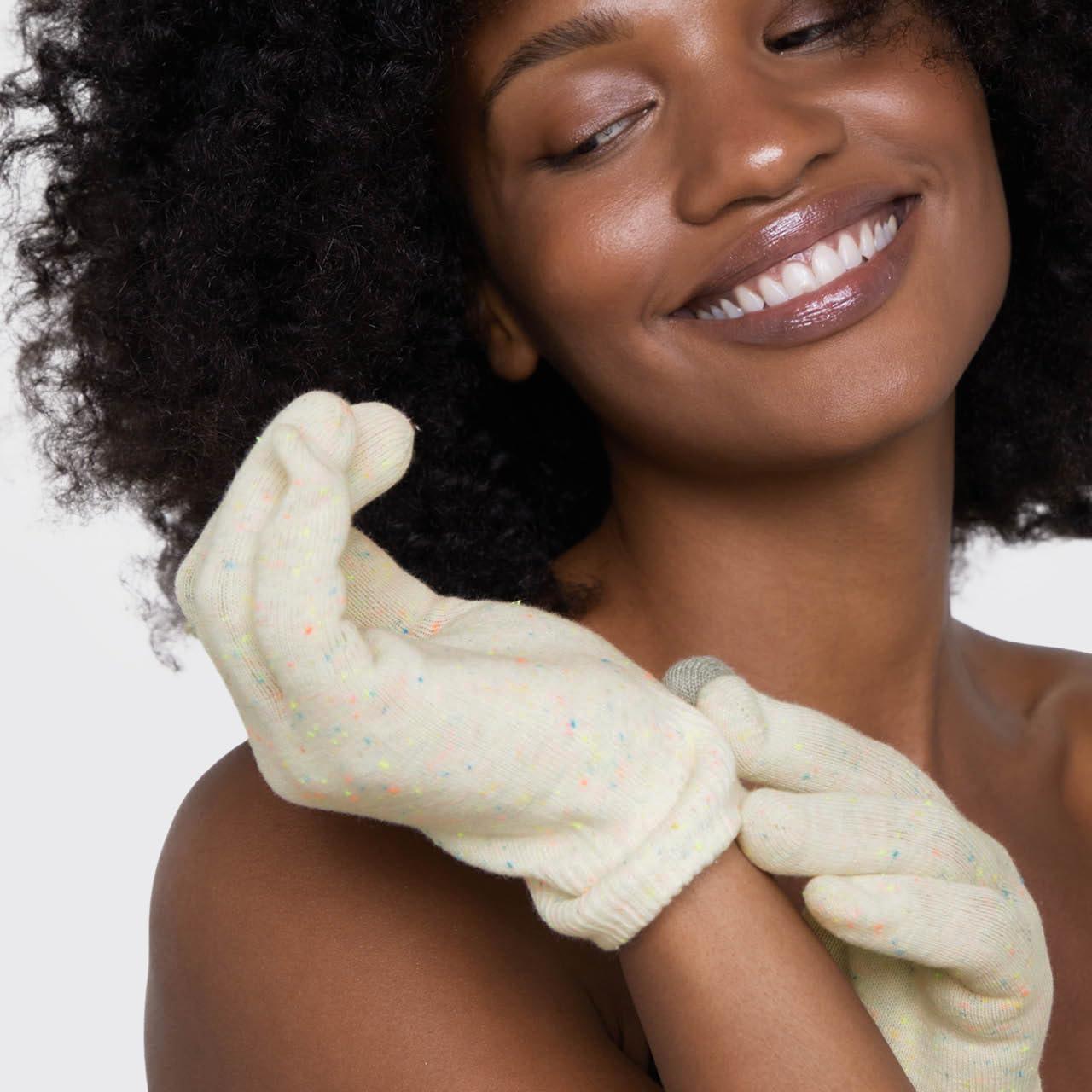 Kitsch Kitsch Moisturizing Gloves Overnight for Dry Hands Treatment, for Women & Men | Soft Hydrating & Infused Gel Spa Gloves for Kids, One Size Fits Most, Washable & Reusable Pair