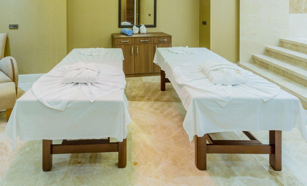 Atlas Atlas Solid White Premium Flat Bed Draw Sheets 54x90 Inch, 24-Sheets, Breathable, Durable Cotton Blend for Massage Tables, Nursing & Medical Facilities, Chiropractors - 180 Thread Count