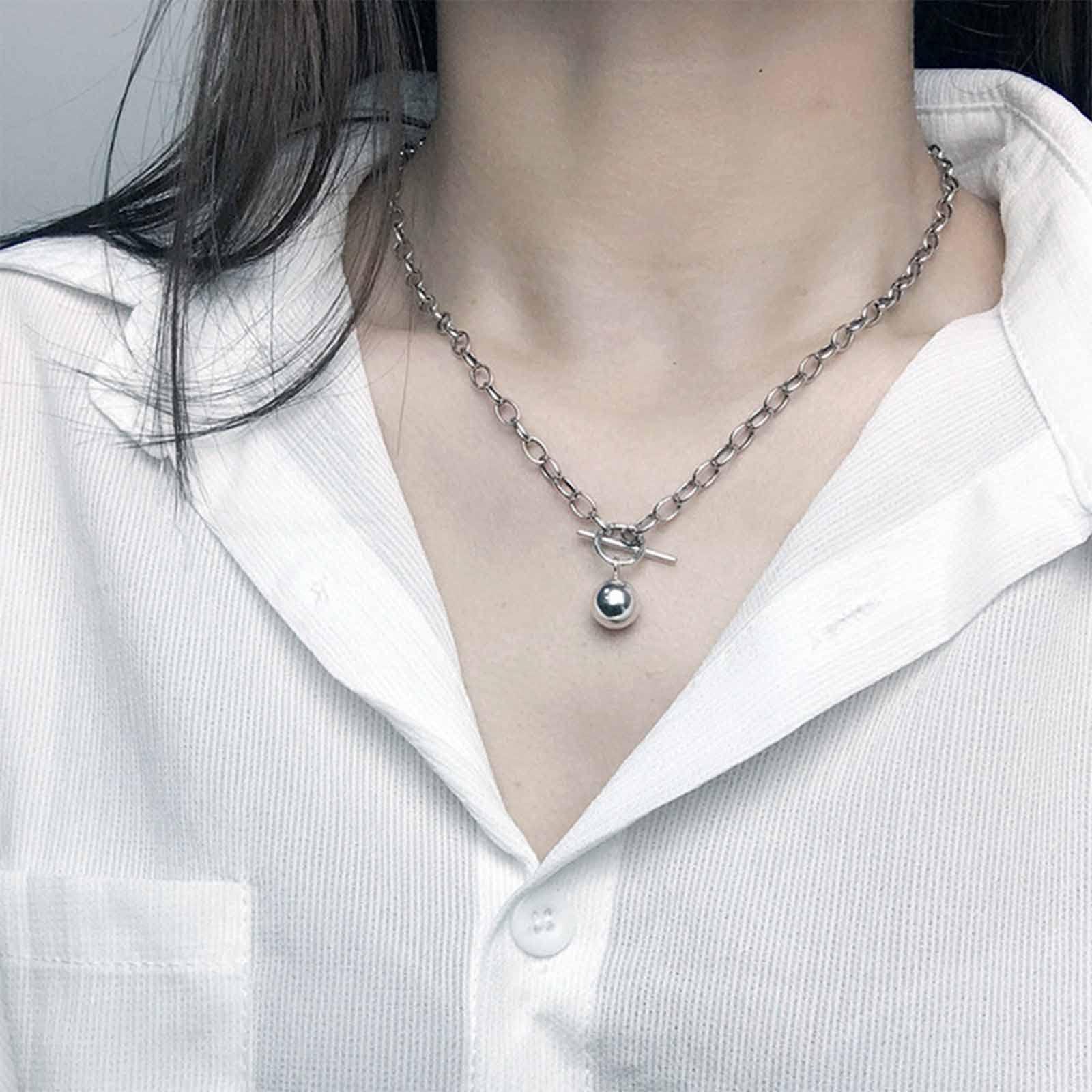 LONGXIN LONGXIN Volleyball Gifts Initial A-Z Personalized Makeup Bag Monogrammed Cosmetic Bags Toiletry Pouch Volleyball Lovers Gifts for Teen Girls Women Friends Coach Players Volleyball Team Gifts (M)