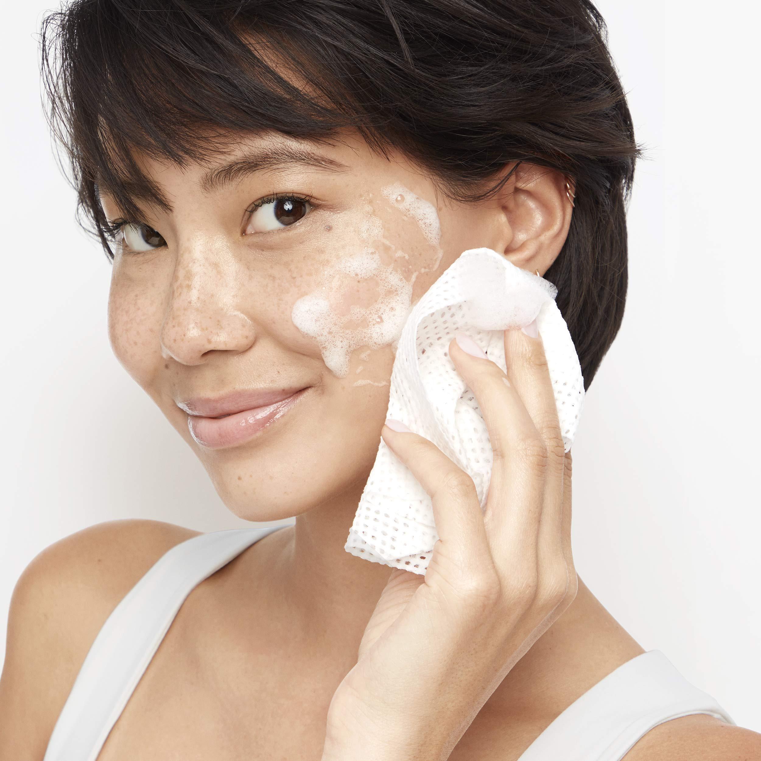 Olay Makeup Remover Wipes by Olay Daily Facials Gentle Clean 5-in-1 Water Activated Cleansing Cloths, 33 count Packaging may Vary