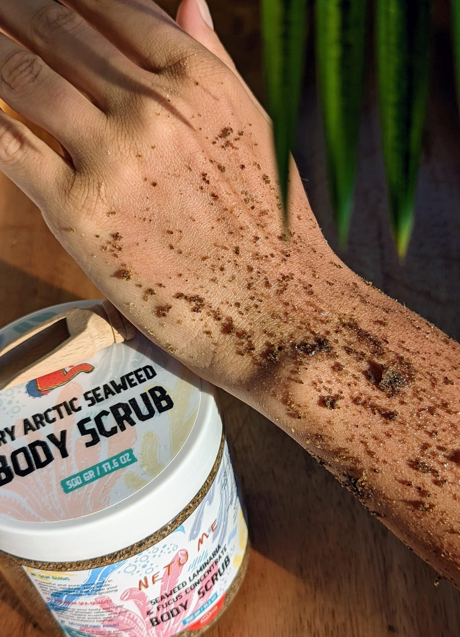 Netu Me Netu Me 30% Pure Seaweed Body Scrub. Crushed Laminaria, Bladderwrack, and Chlorophyllin for washing, cleansing, and nourishing. Detoxify and rejuvenate for velvety ski. Designed and crafted in NYC.