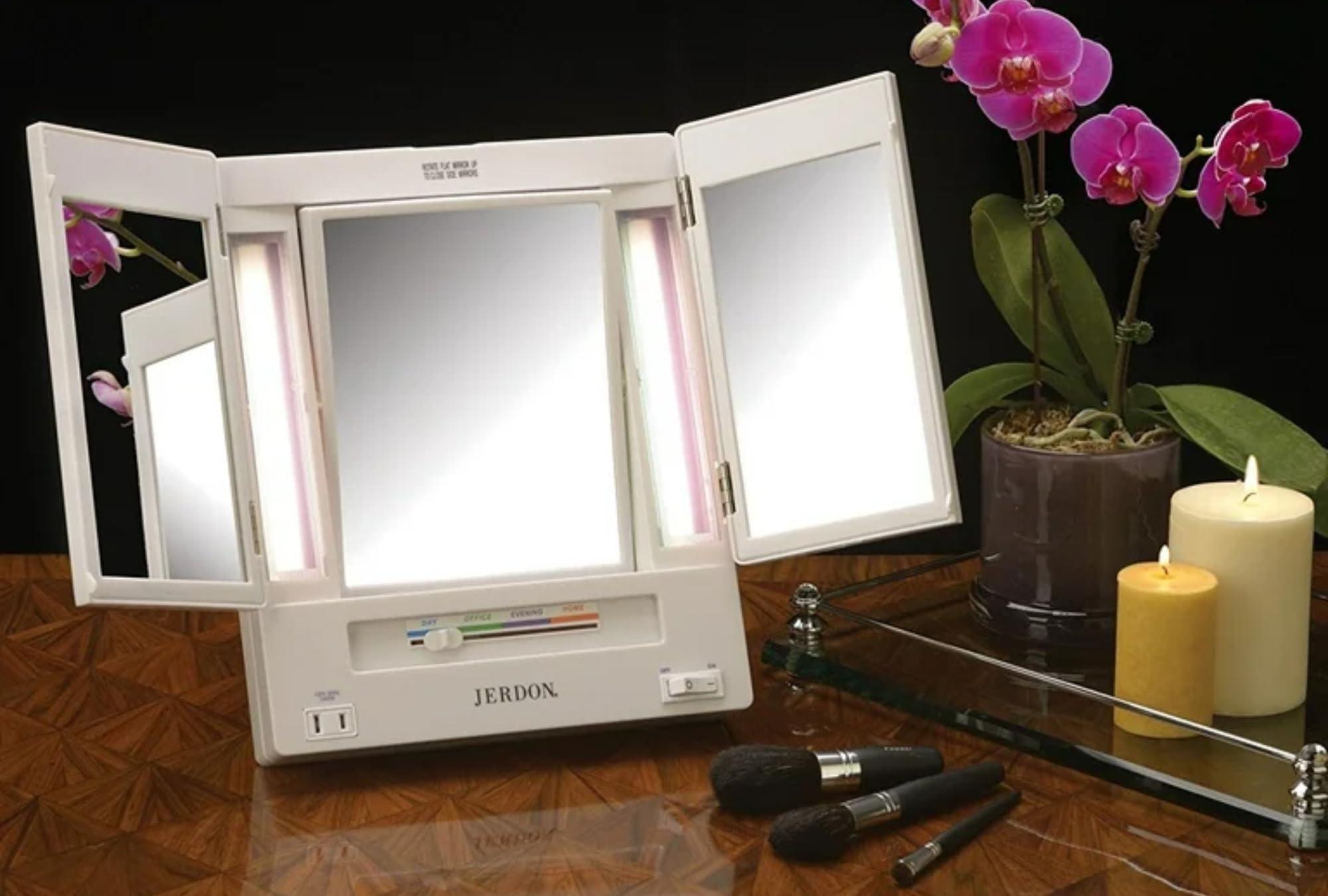 Jerdon JERDON Tri-Fold Two-Sided Makeup Mirror with Lights - Vanity Mirror with 5X-1X Magnification & Multiple Light Settings - White - Model JGL9W