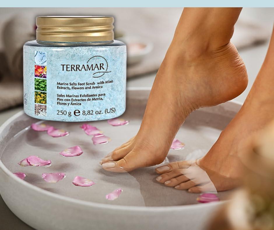 Generic Sales Marinas Exfoliantes para Pies con Extractos de Menta, Flores y rnica 250 g. / 8,82 oz.