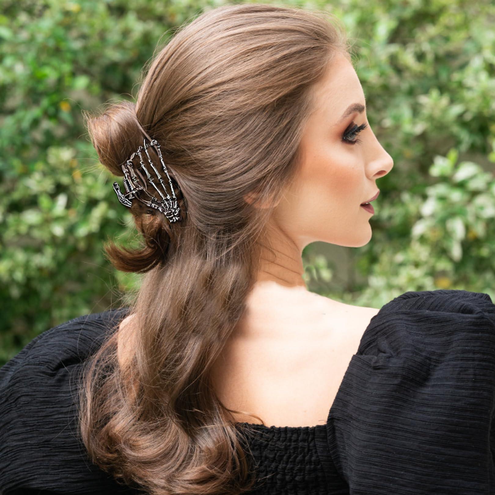 Wziys Skeleton Hair Claw Clip, Gothic Hair Accessories Gifts for Women, Skull Hair Claw Clip, Metal Claw Clip Black Skull Hand Hair Barrettes for Thick Hair, Halloween Hair Accessories for Women