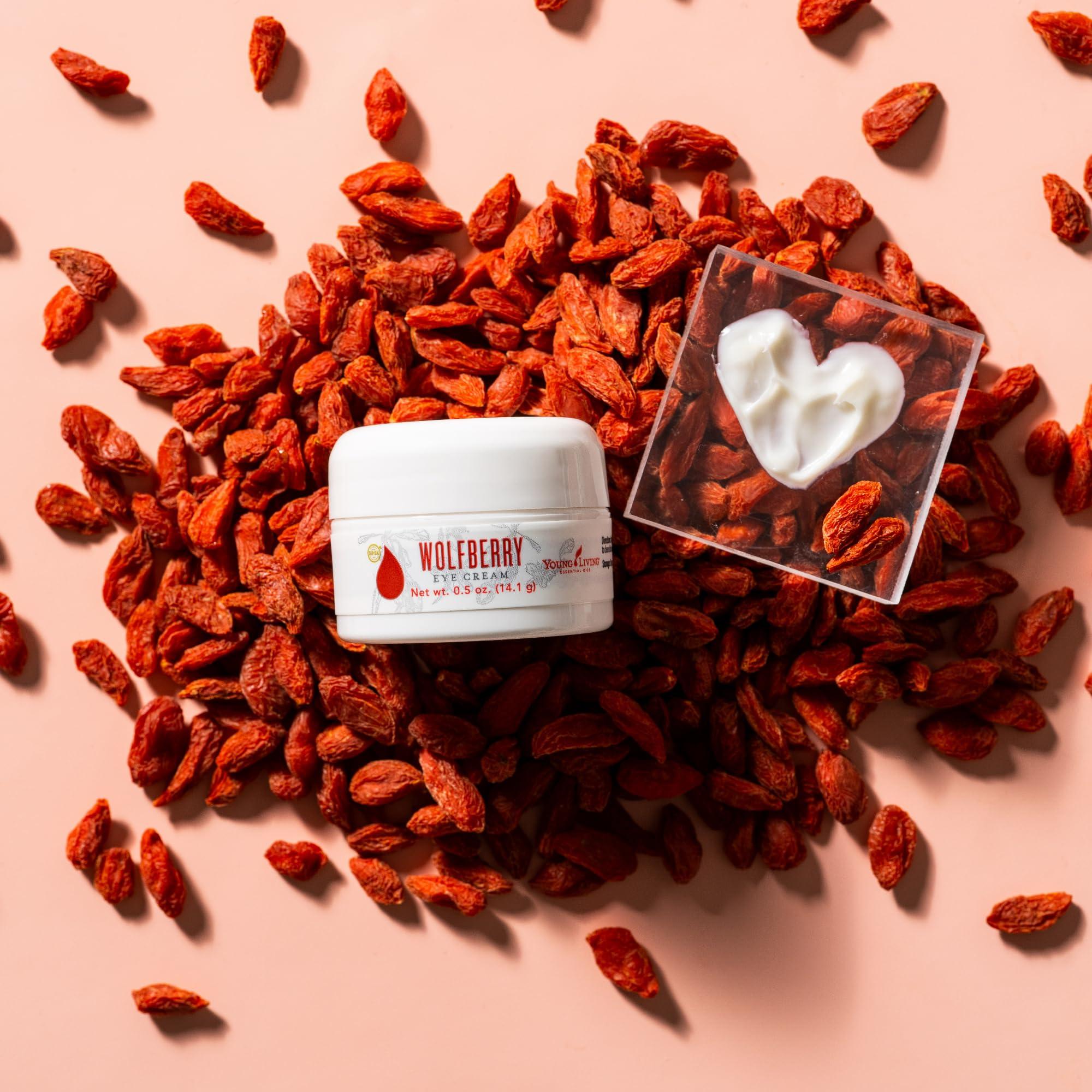 Pierre Cardin Pierre Cardin Illegal Look Lengthening Curling Mascara, 0.27 fl oz, 8ml