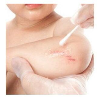 ericotry 200Pieces (1box) Double Tipped Wooden Swabs Cotton Swabs Cotton Tipped Applicator Cosmetic Q Tips Beauty Swabs Multipurpose Safe for Make up Cleaning Jewelry and Ear