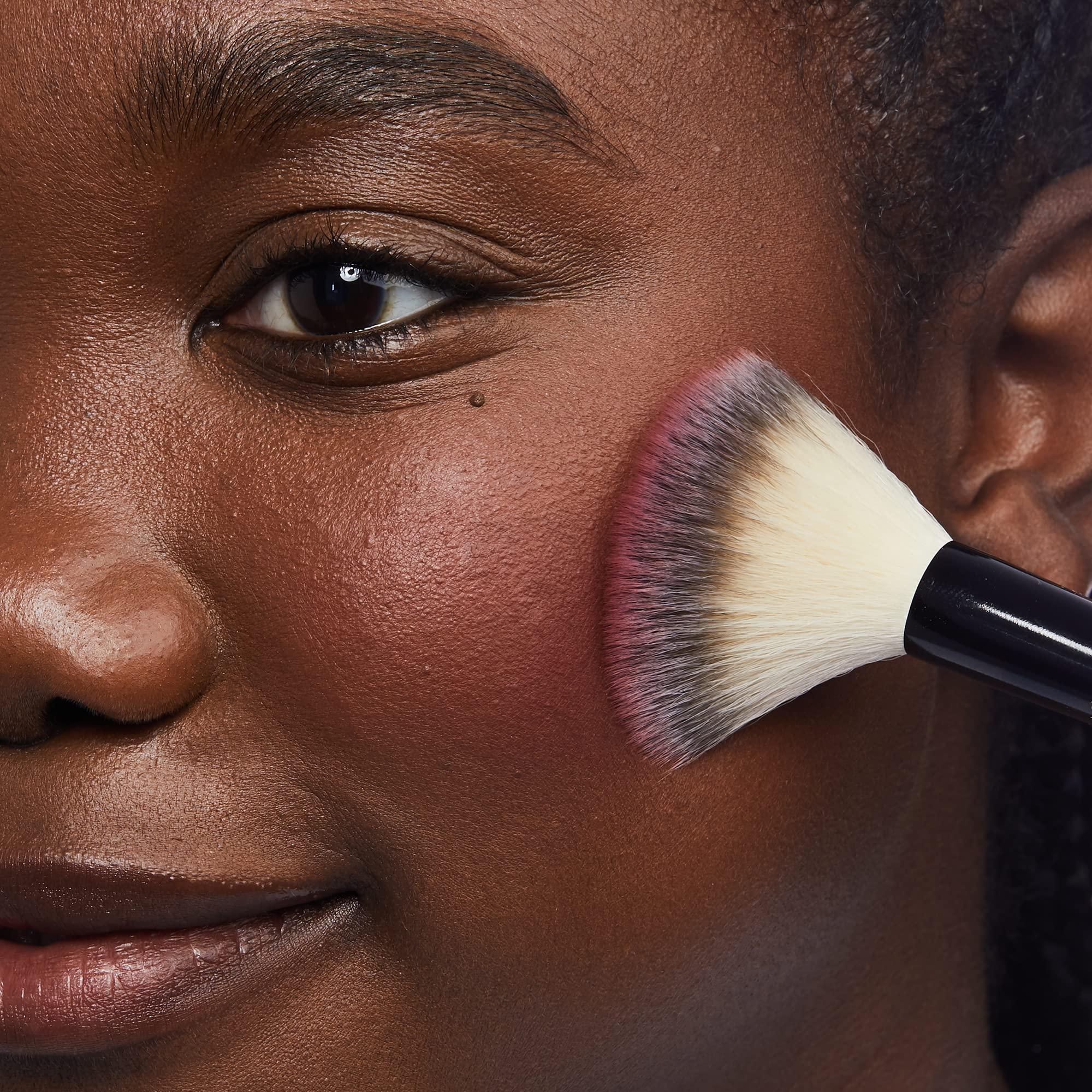 No7 No7 Matte Powder Blush - Cranberry - Loose Blush Makeup Palette for Instant Flush of Color - Makeup Powder for Face with Skin Conditioning Vitamin E (3g)