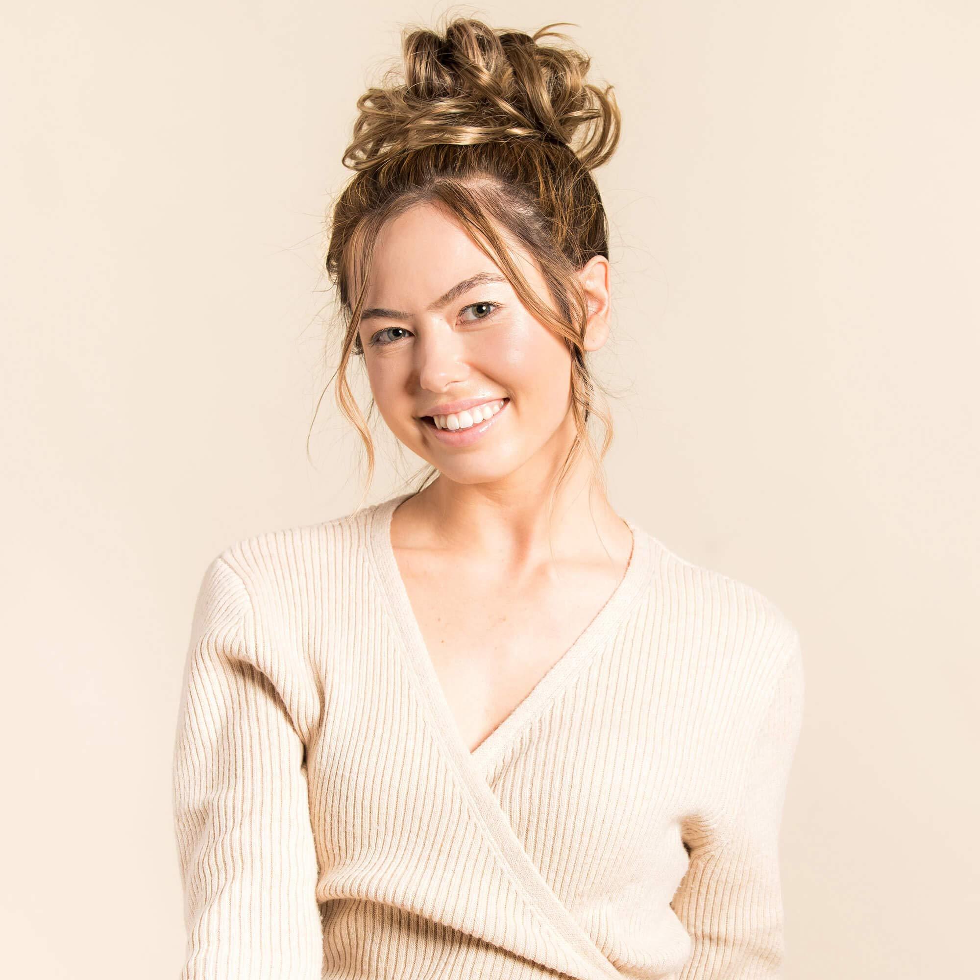 MADISON BRAIDS Madison Braids Women\'s Top Knot Ponytail Holder Hair Extension - Natural Looking Handmade Synthetic Hair - Auburn