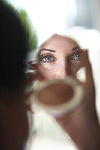 La Bella Donna La Bella Donna Compressed Mineral Foundation - Face Powder Makeup Natural Looking Glowing Skin Wrinkle Defying Mattifying Finish Contour Makeup Long Lasting Full Coverage Sun Kissed Tan (Umbria)