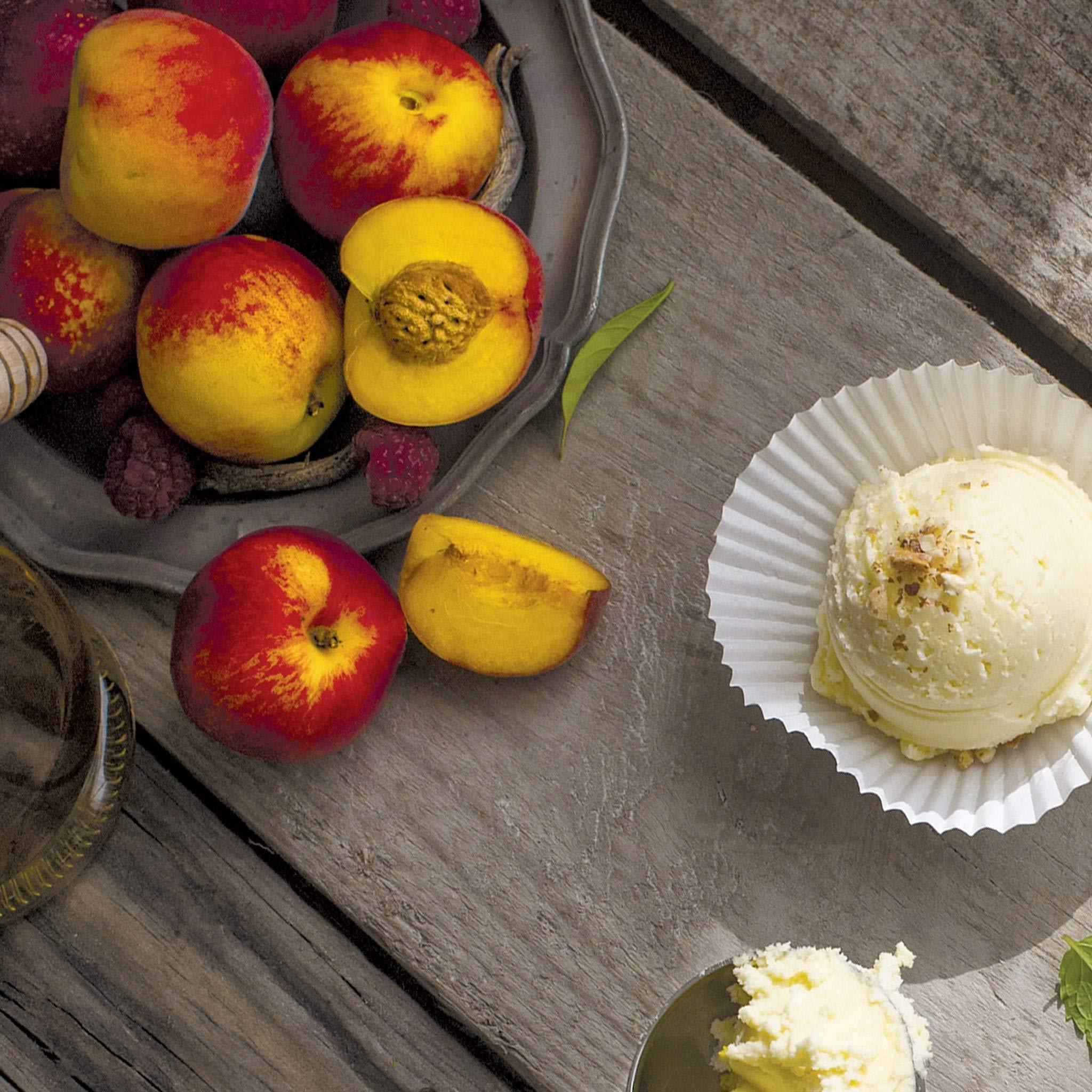 Josie Maran Josie Maran Argan Liquid Gold Self Tanning Body Oil - Get A Fast-Absorbing Immediate Glow with Intense Nourishment (129ml/4.3oz, Apricot Vanilla)