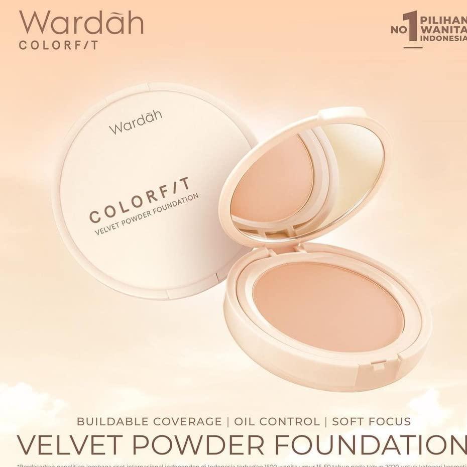 WARDAH WARDAH Velvet Powder Foundation 43W Golden Sand 11g - That is able to disguise the pores on the face so that the face looks smooth and the pores are disguised.
