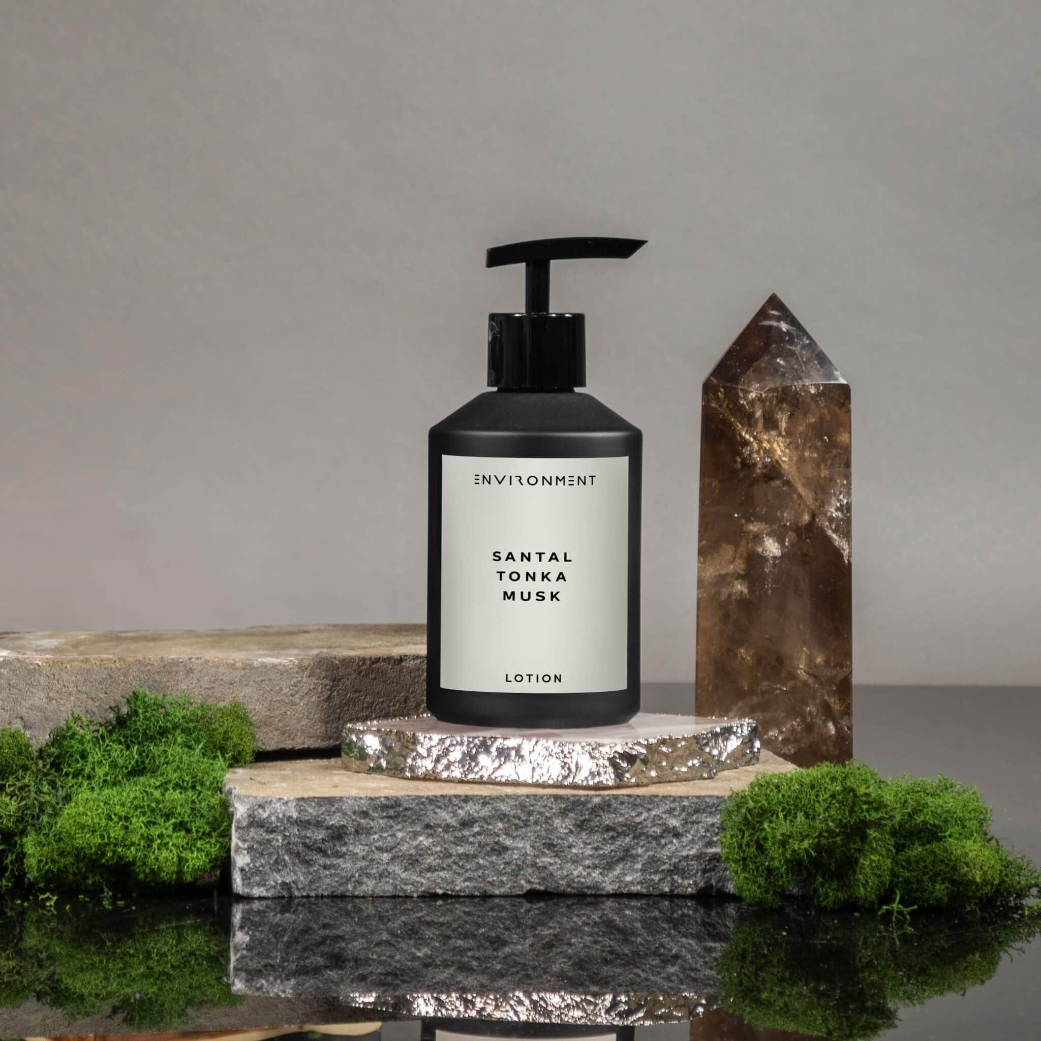 Stone Candles ENVIRONMENT Inspired by LL Santal Lotion (Santal | Tonka | Musk) Black
