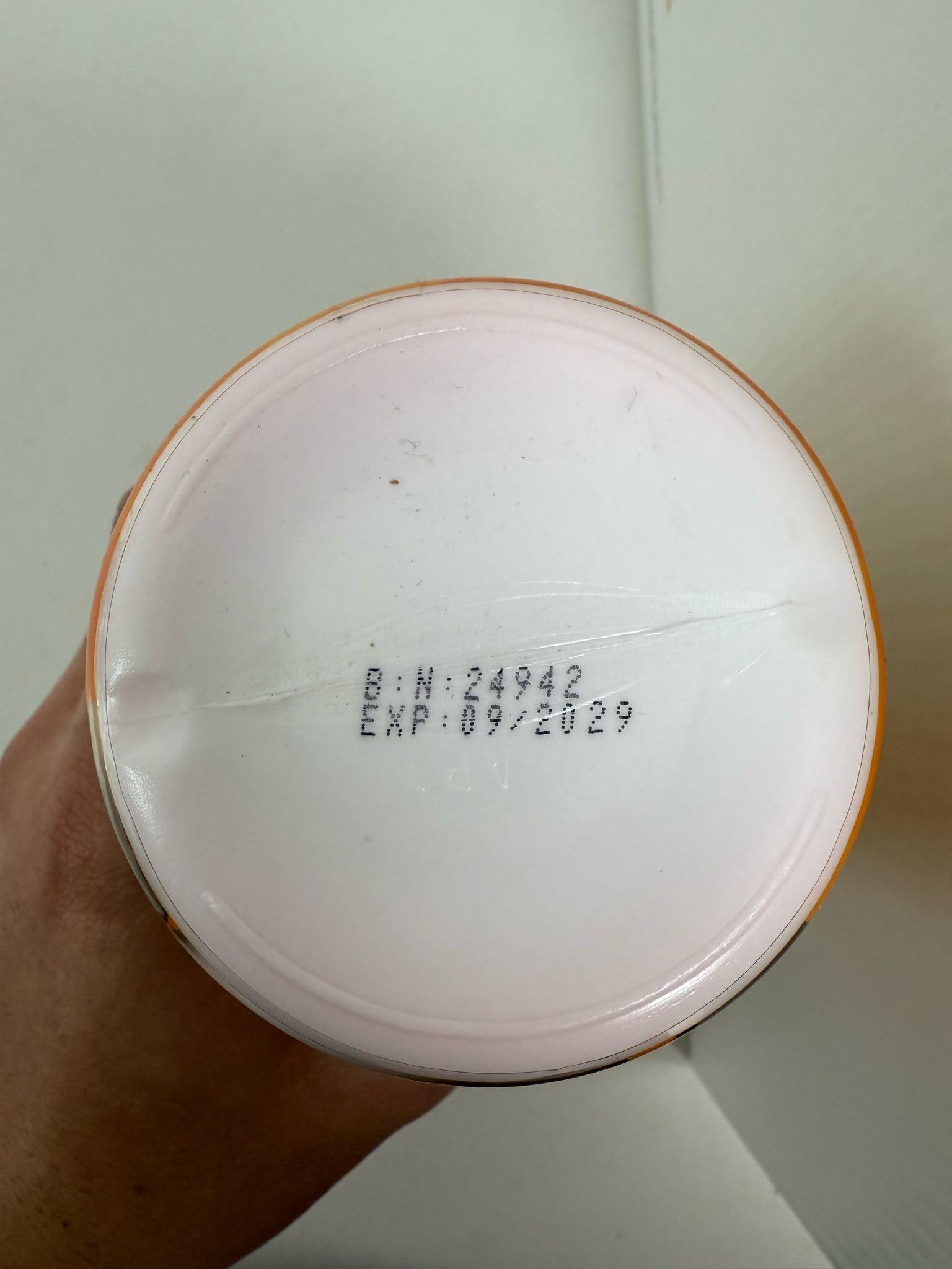 CAROTÏS CAROTS, Skin Brightening Body Lotion 17.6 fl oz / 500ml Helps to Remove Dark Spots, with Shea Butter, Arbutin Complex and Vitamin A