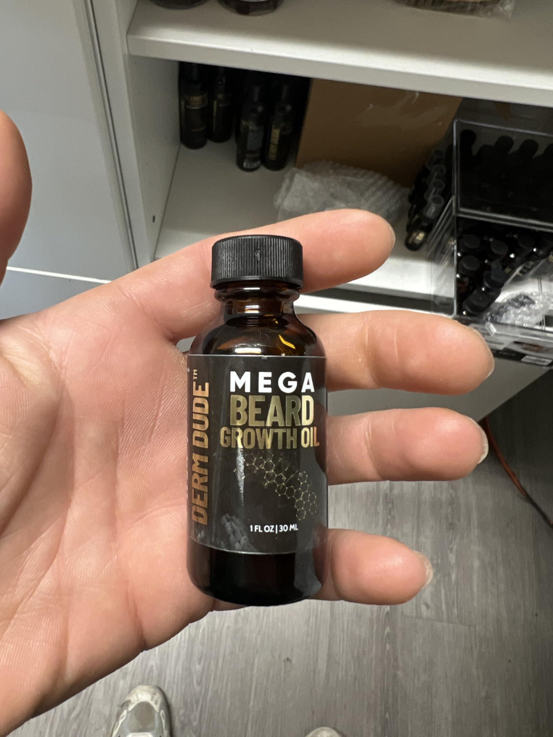 Derm Dude Derm Dude Mega Beard Growth Oil for Men | Formulated with Castor Oil & Jojoba Oil for Hair Growth | Promotes Thicker, Fuller Beard, Hydrates & Softens Facial Hair, Non-Greasy Grooming Treatment - 1 oz