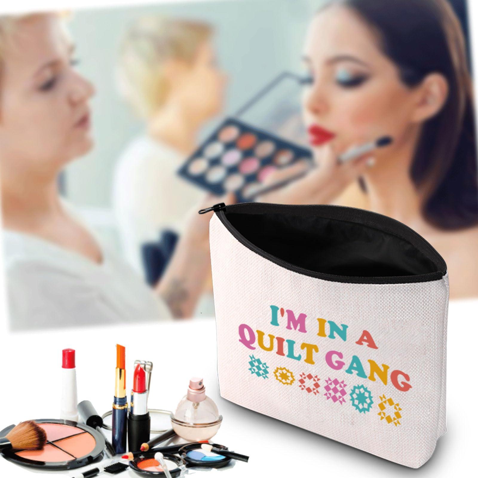 JXGZSO JXGZSO Quilt Theme Gift I\'m In A Quilt Gang Pouch Bag Quilt Retreat Gift Quilty BFF Gift Quilter Gift Sewing Sisters Gift (Quilt Gang Bag)