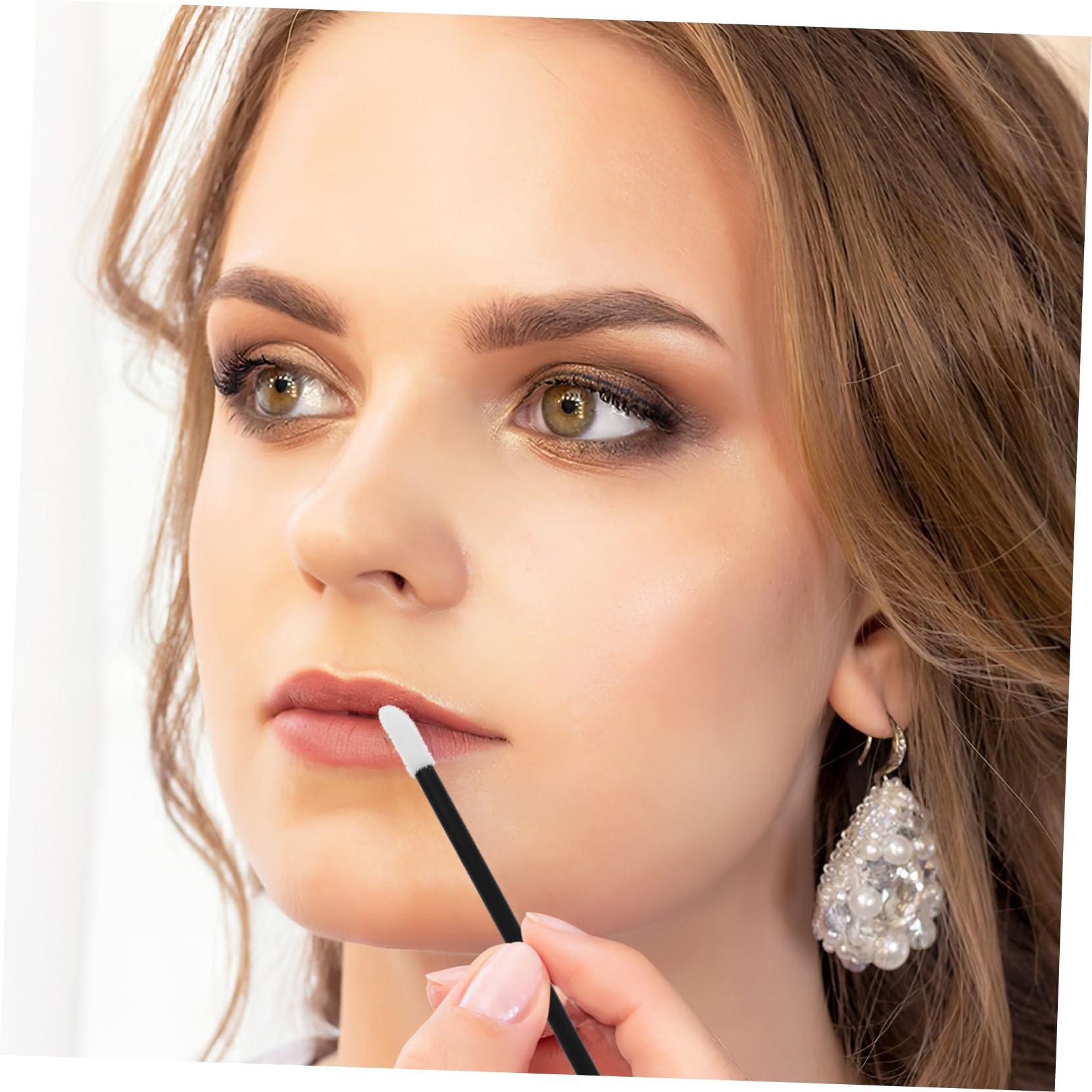 OHPHCALL OHPHCALL 200Pcs Hollow Disposable Lip Brush Applicator Tool for Lipstick Lip Gloss and Lip Mask Portable Makeup Brushes for Precise Lip Application