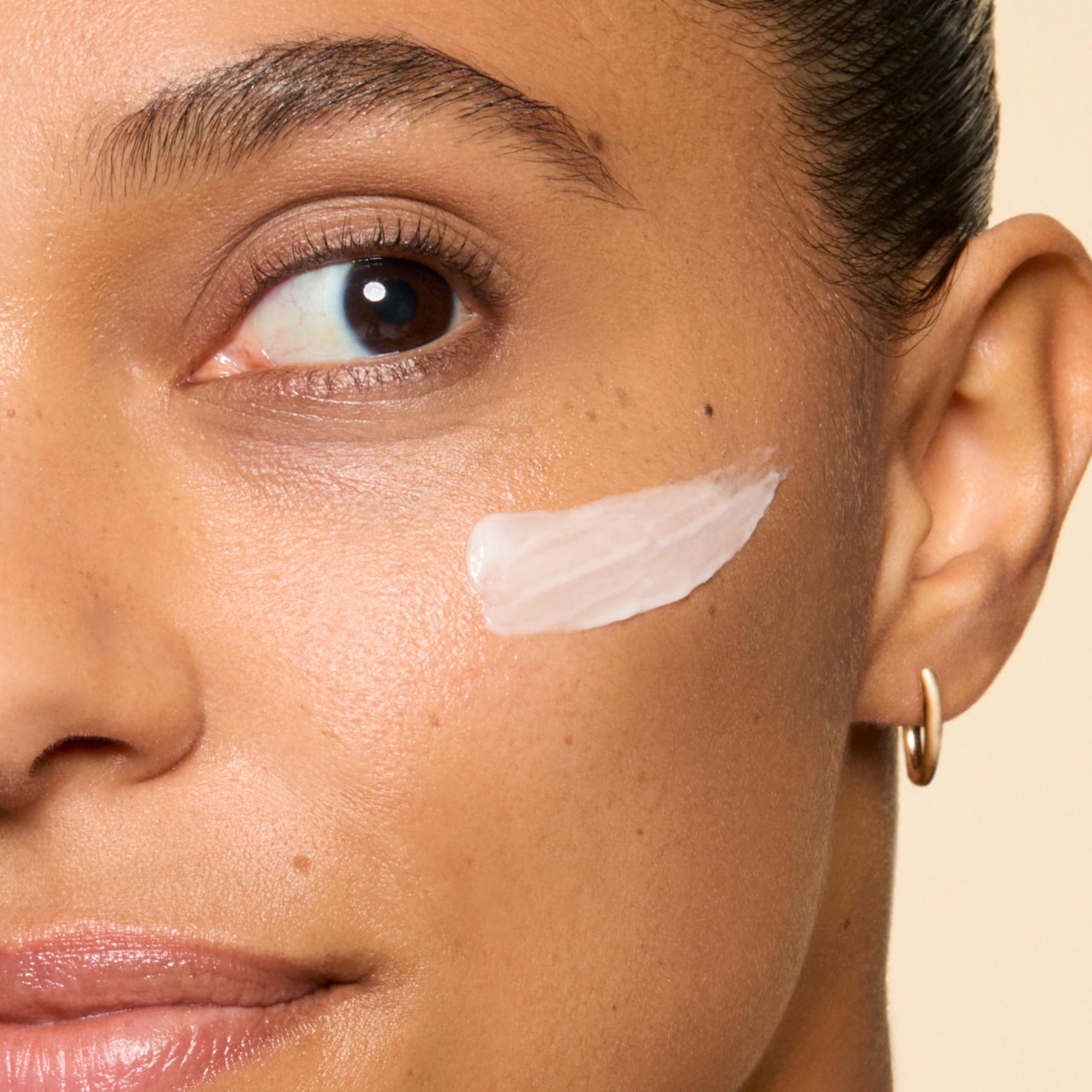 Honest Beauty Honest Beauty Get Glowing Bundle | Vitamin C Brightening Serum + Everyday Moisturizer | Improves Skin Tone | Gentle for Sensitive Skin, Fragrance Free, Vegan | 1 fl oz, 1.7 fl oz