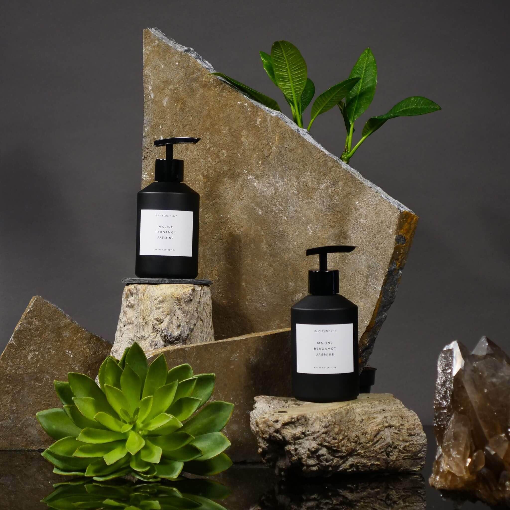 Stone Candles ENVIRONMENT Inspired by LL Santal Lotion (Santal | Tonka | Musk) Black
