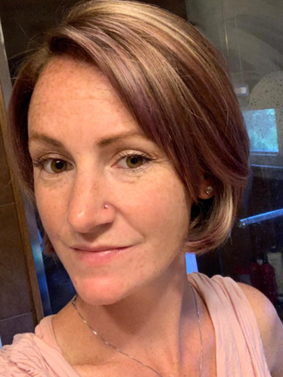 SLVIEKAE Nose Piercing Kit, Nose Pierce Kit Nose Piercing Gun Self Nose Piercing Gun Kit Nose Piercing Gun Kit Tool (Gold)