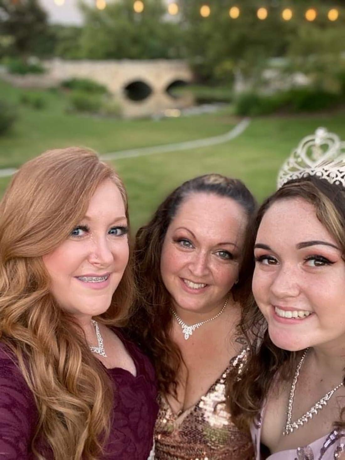 Henry Margu Henry Margu (Holly) - Synthetic Full Wig in 12H