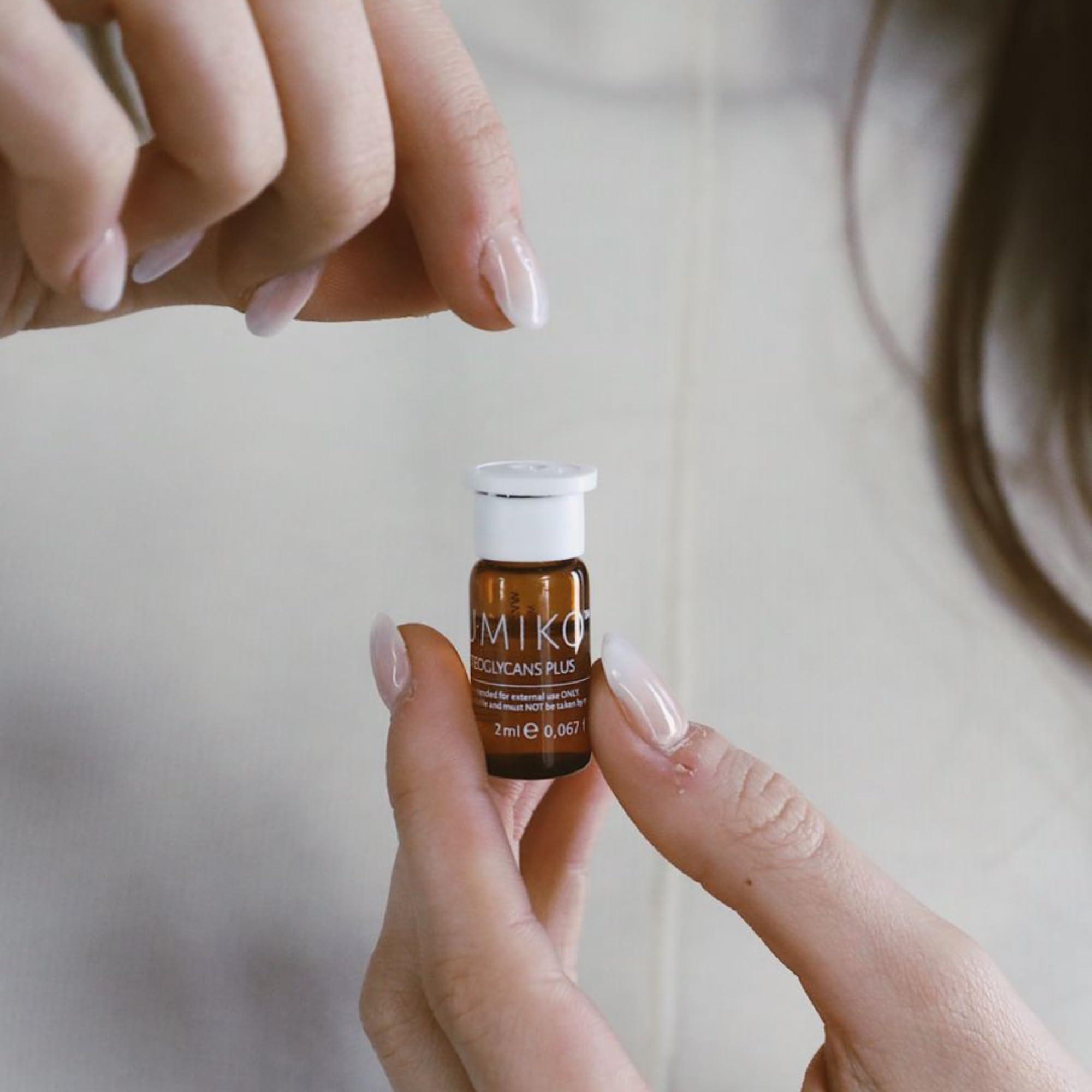 KUMIKO K KUMIKO Ultimate Age Defying Matcha Revitalizing Facial Ampoule for Men and Women - Facial Serum Hydrates & Plumps Skin - Defend, Restore and Rejuvenate All Skin Types with Vitamin C - 5 Vials