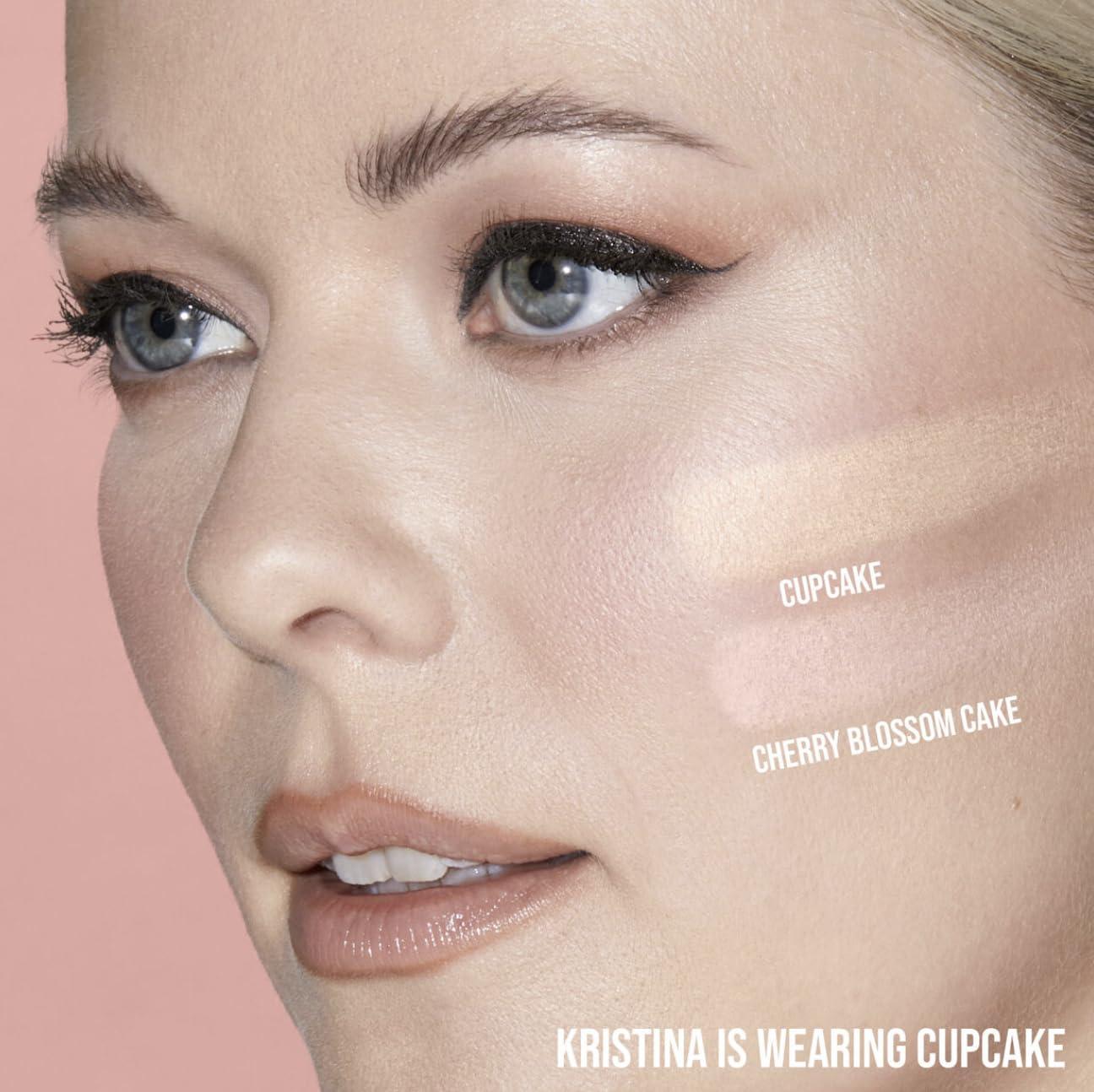 HUDABEAUTY HUDA BEAUTY Easy Bake and Snatch Pressed Talc-Free Brightening and Setting Powder Cupcake