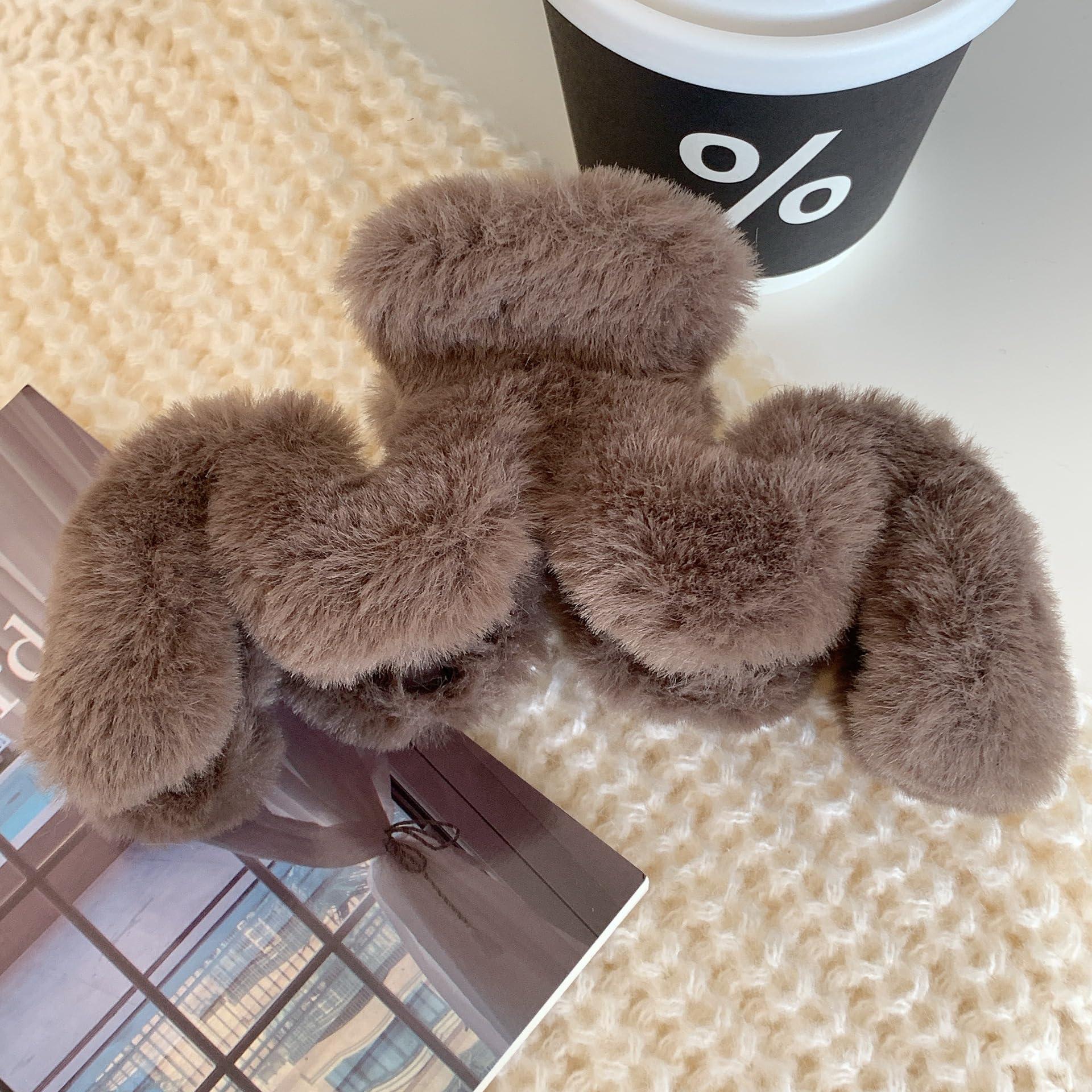 BIECWIAY Cute Furry Claw Clips for Curly Hair Elegant Fluffy Plush Faux Fur Large Hair Clip For Thin Long Hair Non-Slip for Women and Girls