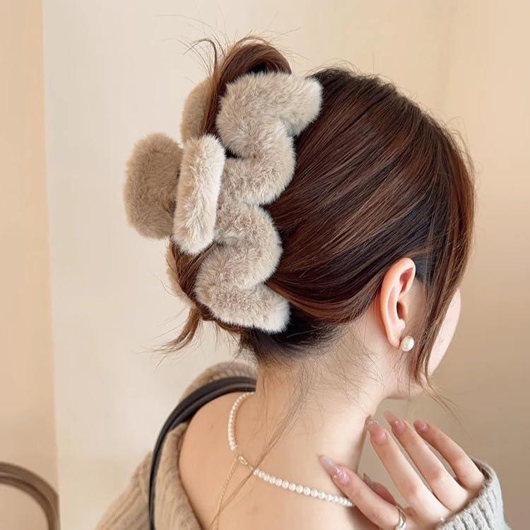 BIECWIAY Cute Furry Claw Clips for Curly Hair Elegant Fluffy Plush Faux Fur Large Hair Clip For Thin Long Hair Non-Slip for Women and Girls