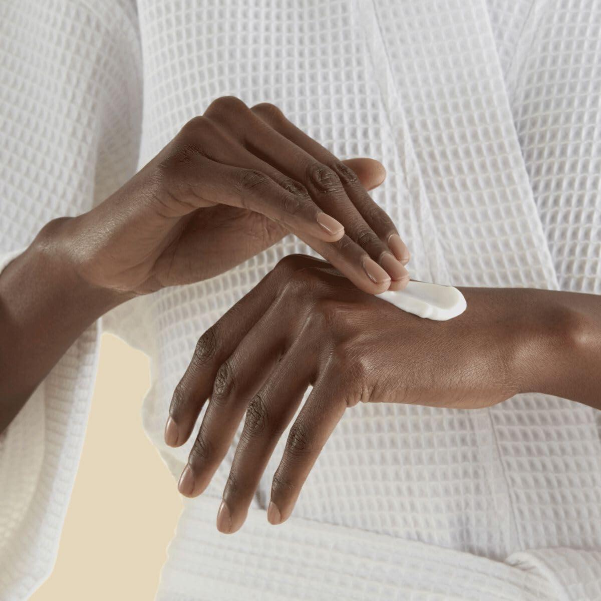 L\'OCCITANE L\'OCCITANE Almond Delicious Hands 5.20 oz