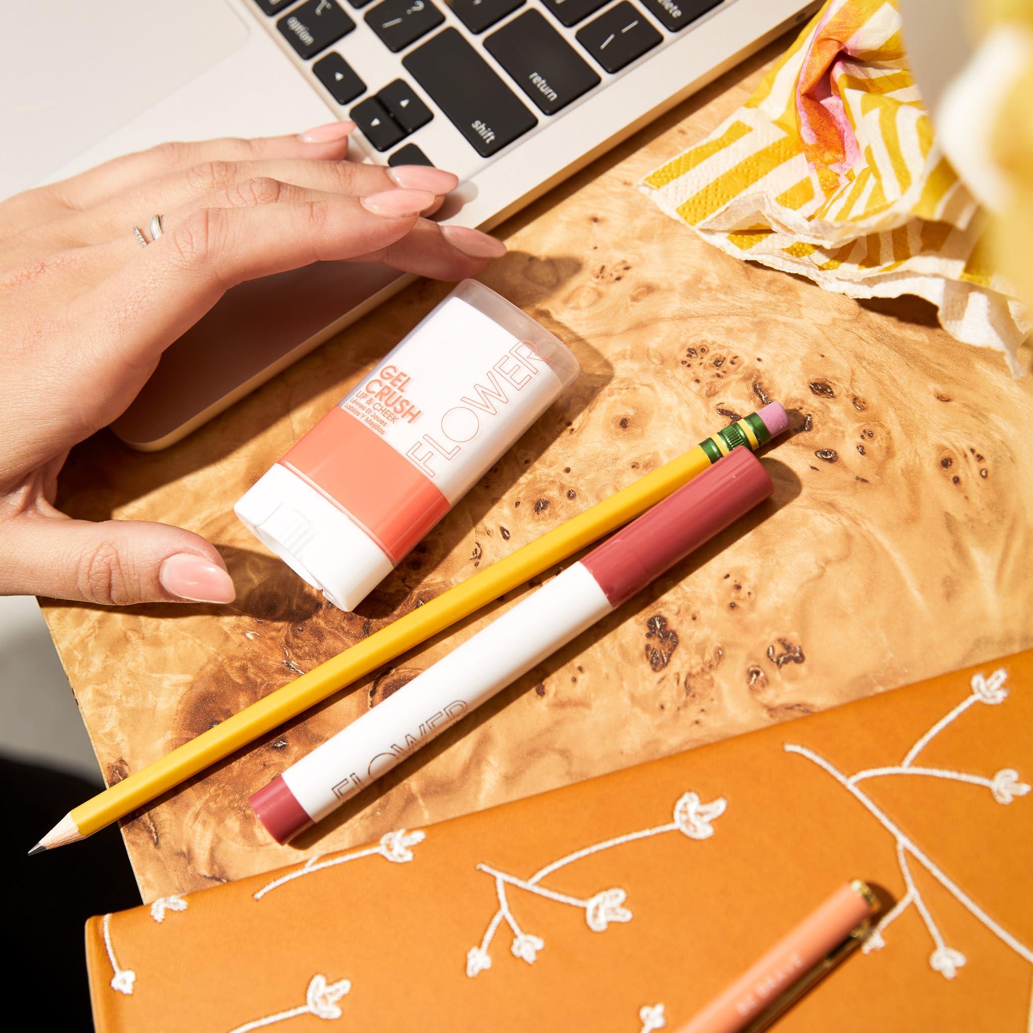 FLOWER BEAUTY FLOWER BEAUTY By Drew Barrymore Scribble Stick Lip Liner + Eyeliner - Smooth Application + Blendable - 2-in-1 Lip + Eye Liner (Caramel)