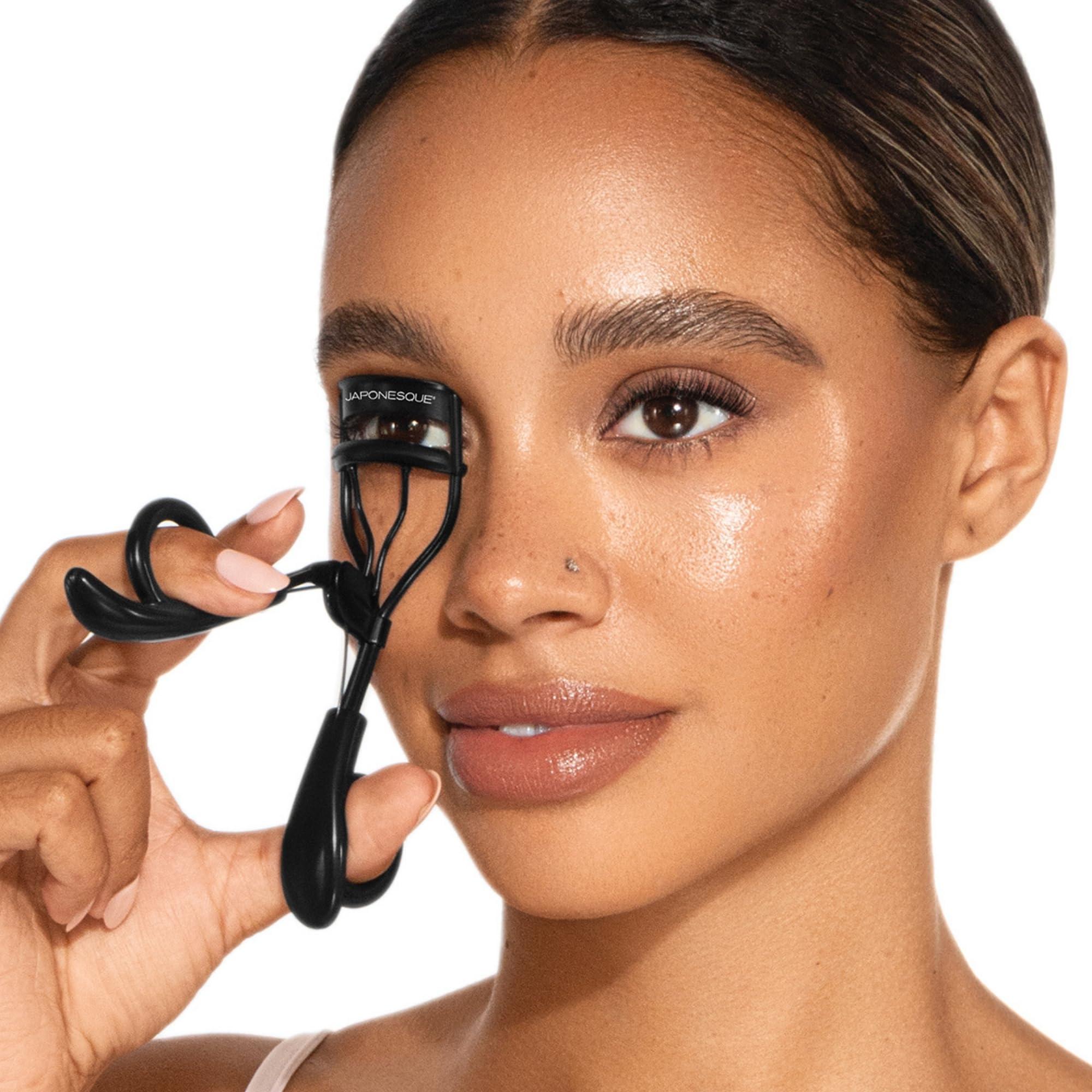 JAPONESQUE JAPONESQUE Pro Performance Lash Curler with Natural Arch for Sweeping Volume on Natural or False Lashes, Holds Curl for up to 8 Hours, Includes 1 Refill Pad