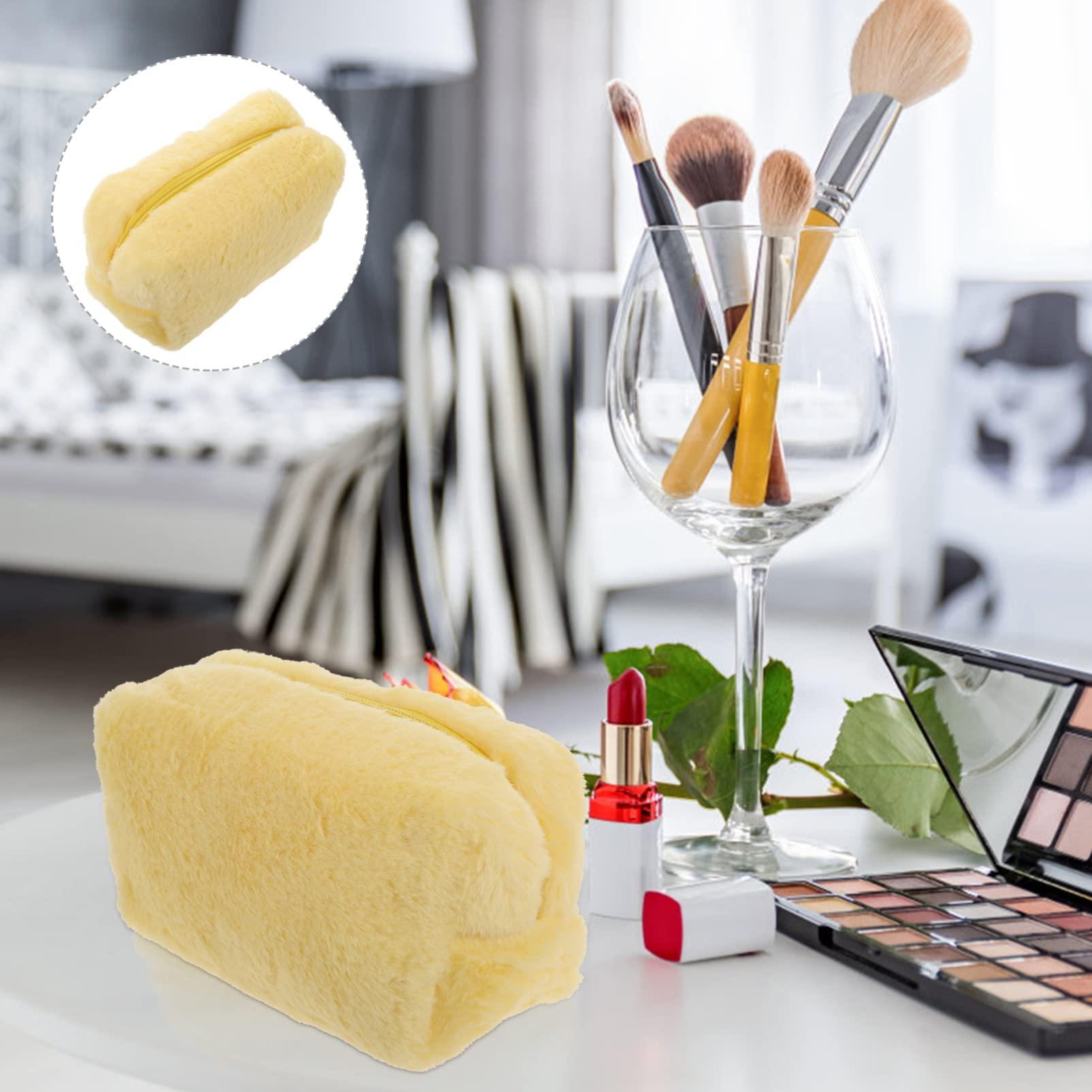 OEIPSMK OEIPSMK Plush Cosmetic Bag Cloth Makeup Bag Plush Skincare Bag Furry Fuzzy Makeup Bag Makeover Bag Make up Bags for Women Wide-open Pouch Cosmetic Pouch Skin Care Bag Small Travel