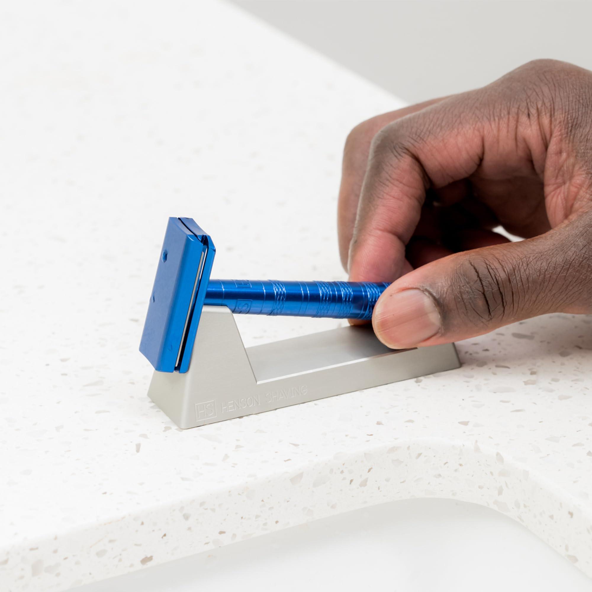 Henson Shaving The Henson Razor Stand - Lightweight and Highly Durable Safety Razor Stand for Men and Women - Aluminum Razor Holder Designed for Henson AL13, Henson AL13-M, Henson Ti22