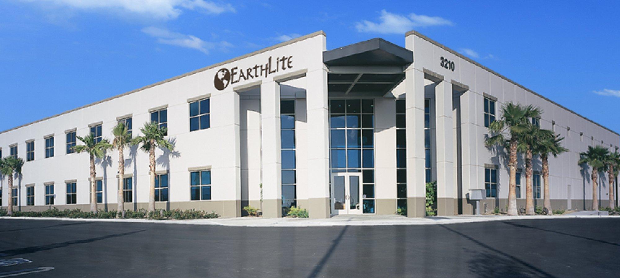 EARTHLITE EARTHLITE BODYWORKERS CHOICE Massage Table Warmer Three Heat Settings, Felt Lined Heating Pad (30 x 71) | One-Year Replacement Guarantee