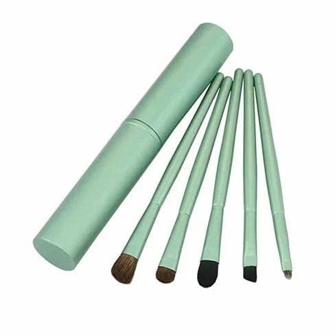 Vista Shops The Beautiful Traveler Makeup Brush Set in a compact Travel case