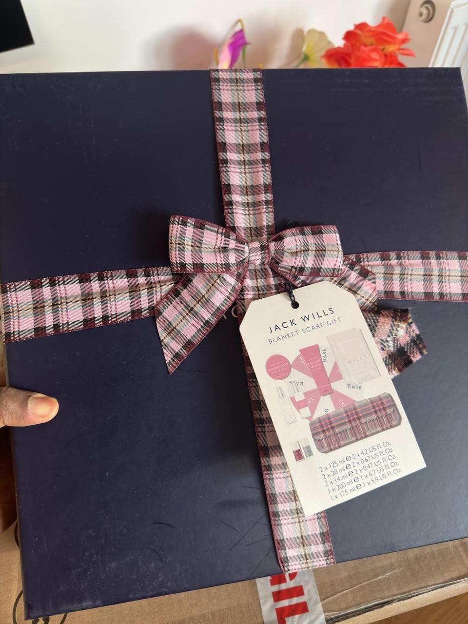 Generic Jack Wills Blanket Scarf & Toiletries Gift Set