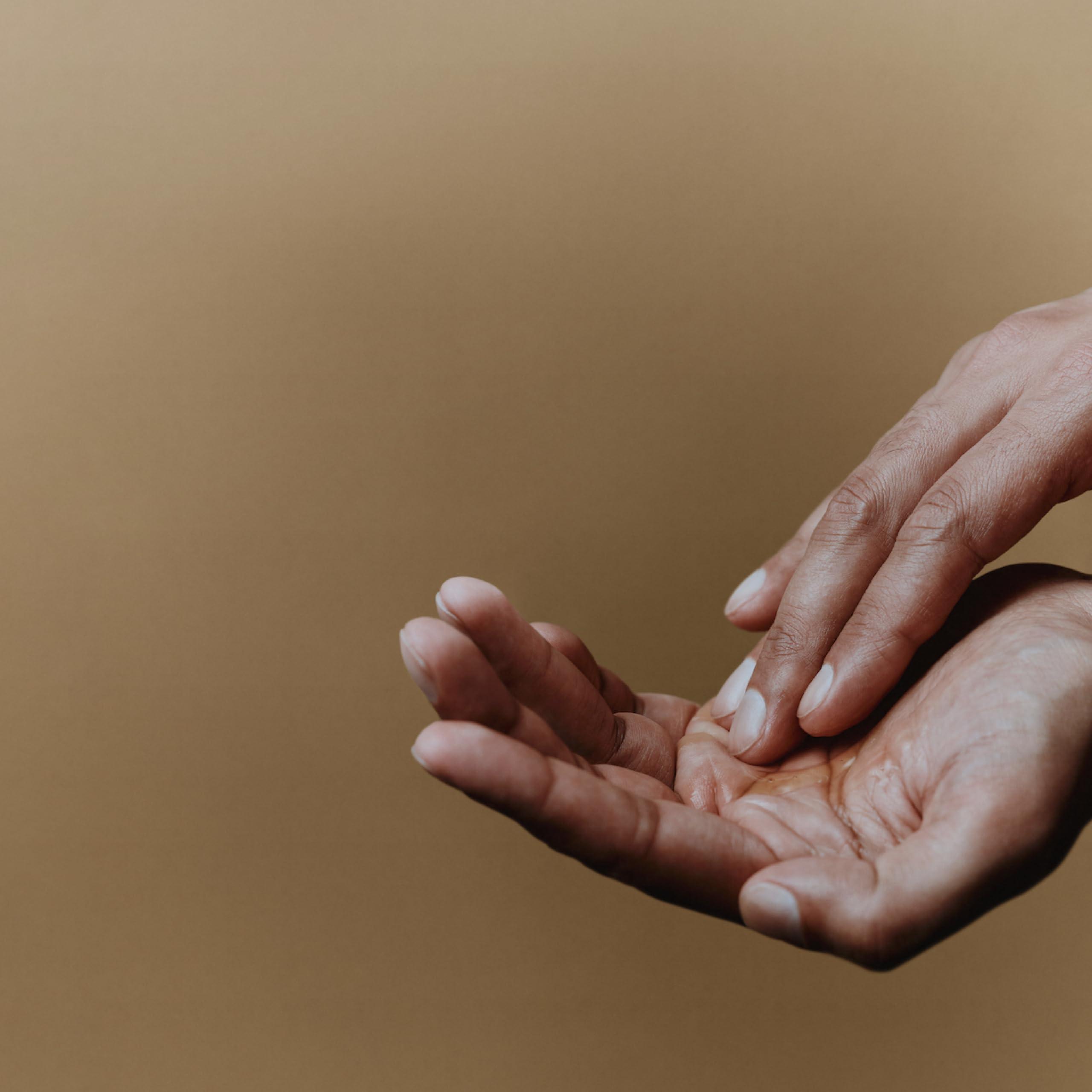 Aesop Aesop Fabulous Face Cleanser | Gently Cleanses without Stripping | Mild Olive-Derived Cleanser with Purifying and Hydrating Botanicals | Travel Size | 3.3 oz / 100mL