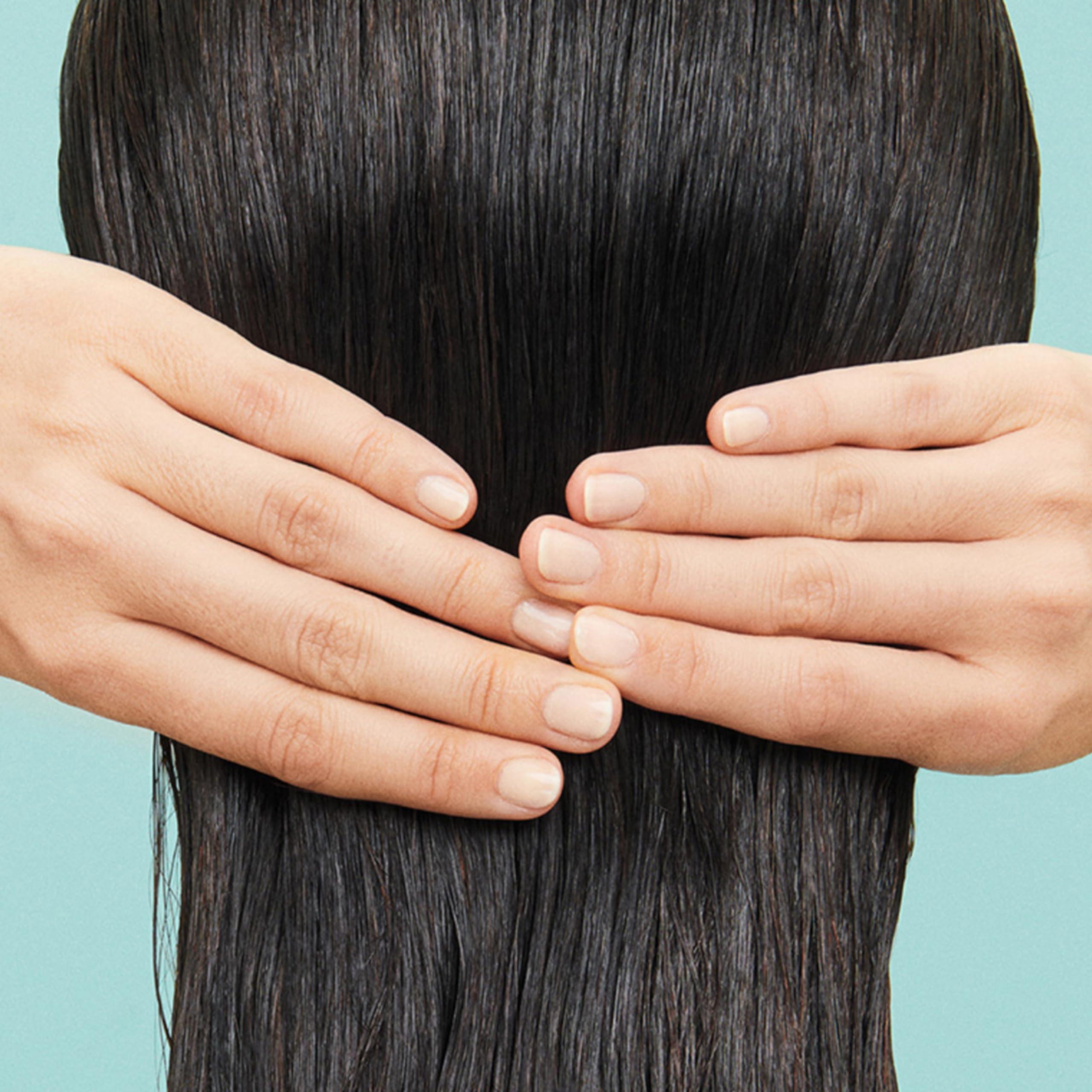 Nu Skin Nu Skin ageLOC Nutriol Scalp & Hair Shampoo | 6.7 fl. oz | Fuller Hair Formula with Vitamin E & Antioxidants | Nourishes Dry & Damaged Hair | Safe for Color-Treated Hair | Daily Use for All Hair Types