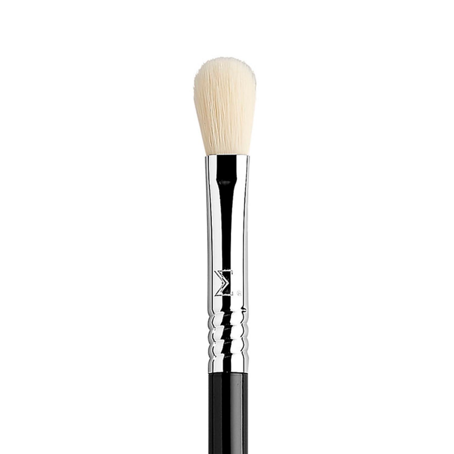 Sigma Beauty Sigma Beauty Professional E25 Max Eyeshadow Blending Brush Professional Eyeshadow Brush for Seamless Eyeshadow Blending, Softens Dramatic Edges & Harsh Lines for a Well Blended Effect (1 Brush)