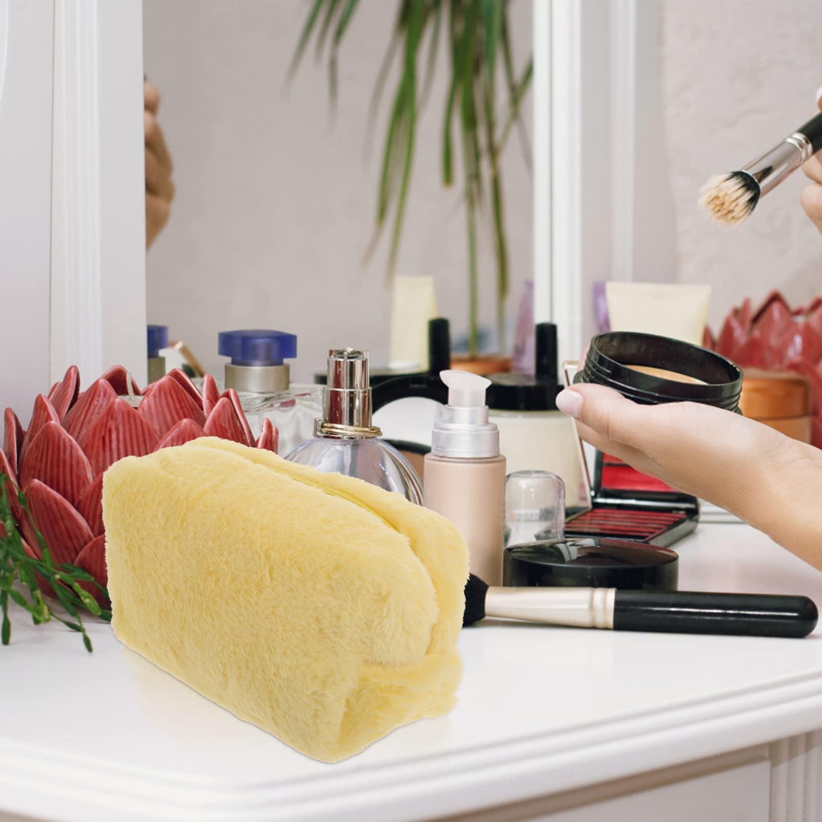 OEIPSMK OEIPSMK Plush Cosmetic Bag Cloth Makeup Bag Plush Skincare Bag Furry Fuzzy Makeup Bag Makeover Bag Make up Bags for Women Wide-open Pouch Cosmetic Pouch Skin Care Bag Small Travel