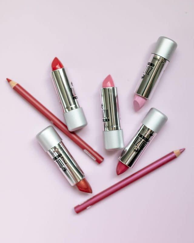 Zuzu Luxe Zuzu Luxe Lip Color Lipstick (Indulgence - Reddish Plum/Warm Shimmer), Natural Ultra-Hydrating Lipstick, Paraben Free, Vegan, Gluten-free, Cruelty-free, Non GMO, 0.13 oz